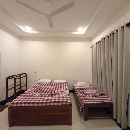 Hotel Krish Kalkudah  Luaran gambar