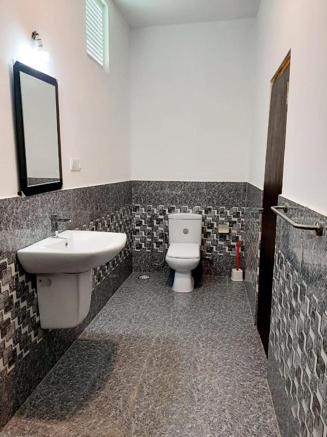 Hotel Krish Kalkudah  Luaran gambar