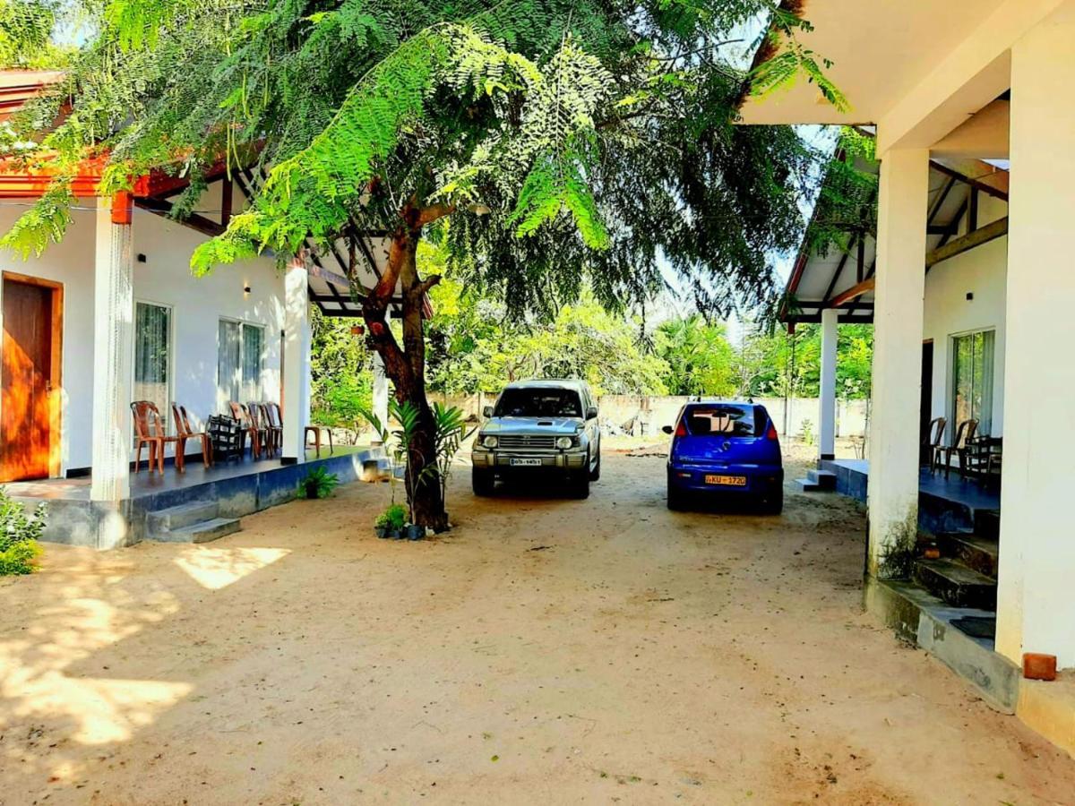 Hotel Krish Kalkudah  Luaran gambar