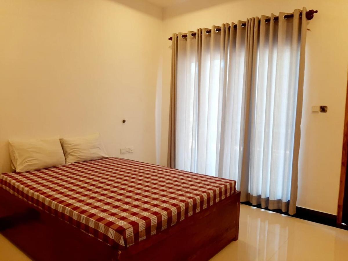 Hotel Krish Kalkudah  Luaran gambar