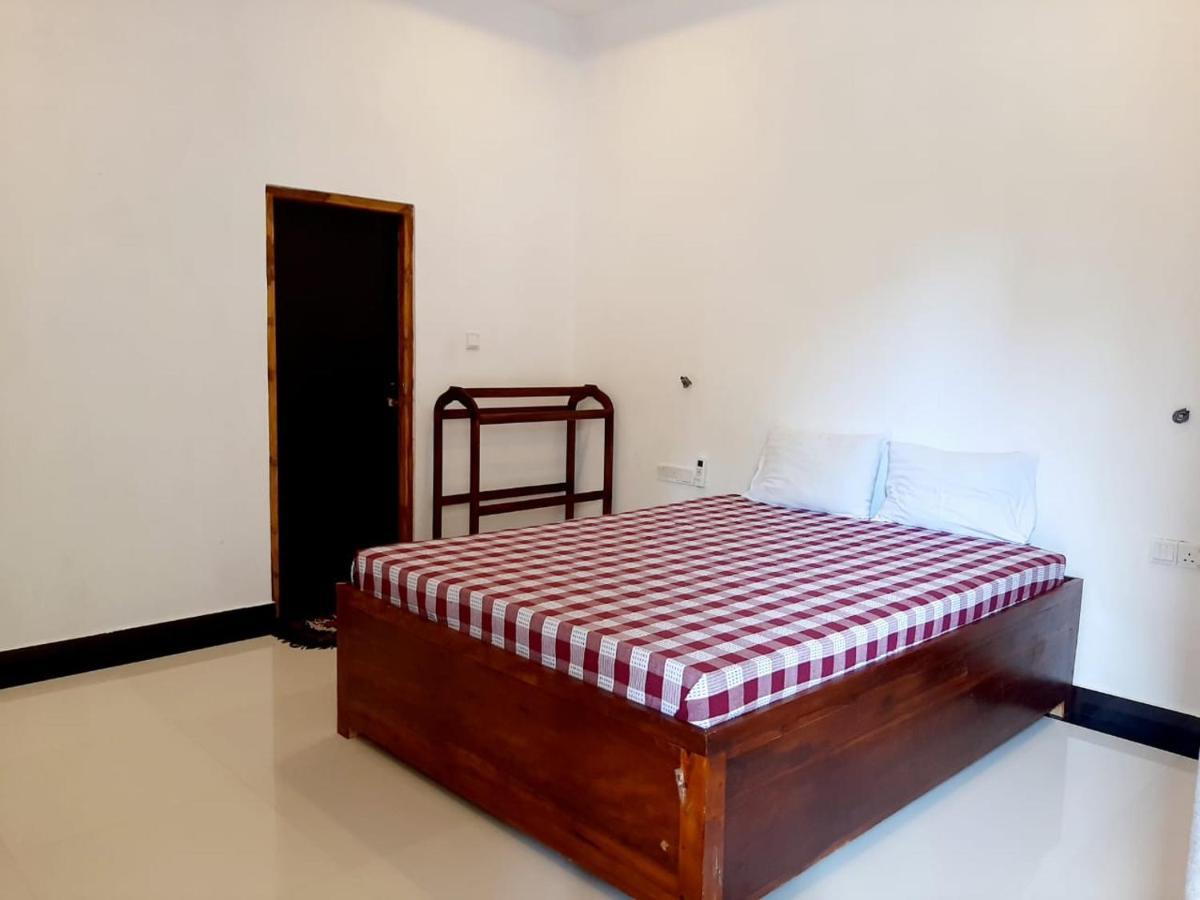 Hotel Krish Kalkudah  Luaran gambar