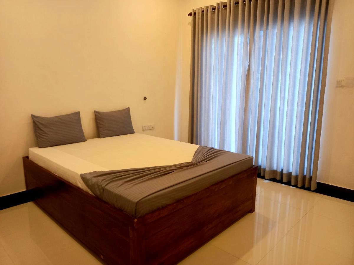Hotel Krish Kalkudah  Luaran gambar